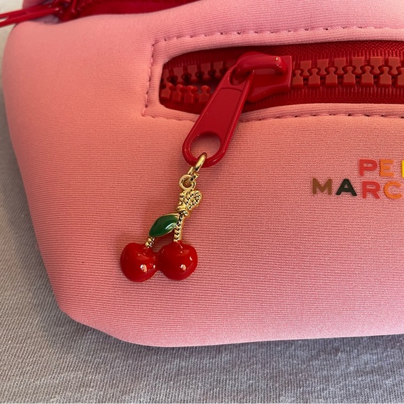 Marc Jacobs belt bag with body lotion and perfume - Picture 5 of 8